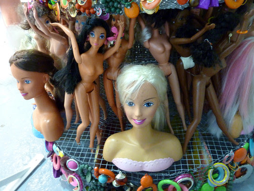 P1010889-2010-05-06-Buckhead-Stroll-Sara-Schindel-Trajans-Toy-Tree-Girl-Detail