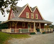 Front and west elevation, Sydney and Louisburg Railway Station, Louisbourg, Nova Scotia, 2004.
; Heritage Division, NS Dept. of Tourism, Culture and Heritage, 2004