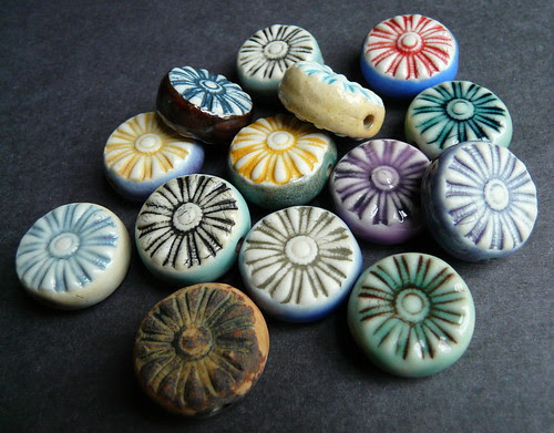 Porcelain double sided Wagon Wheel beads