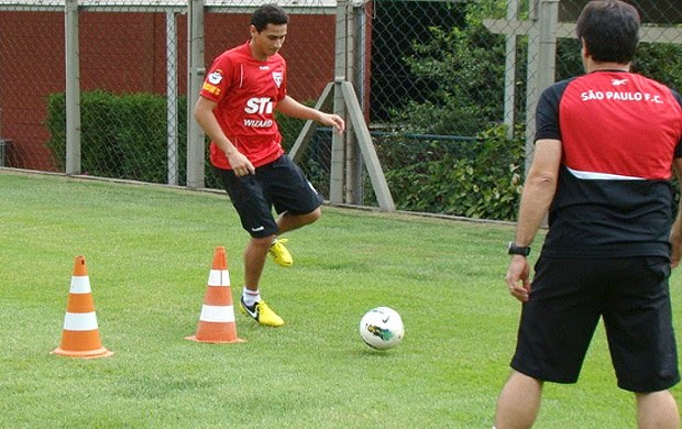 Ganso no treino com bola no São Paulo (Foto: Rubens Chiri / saopaulofc.net)