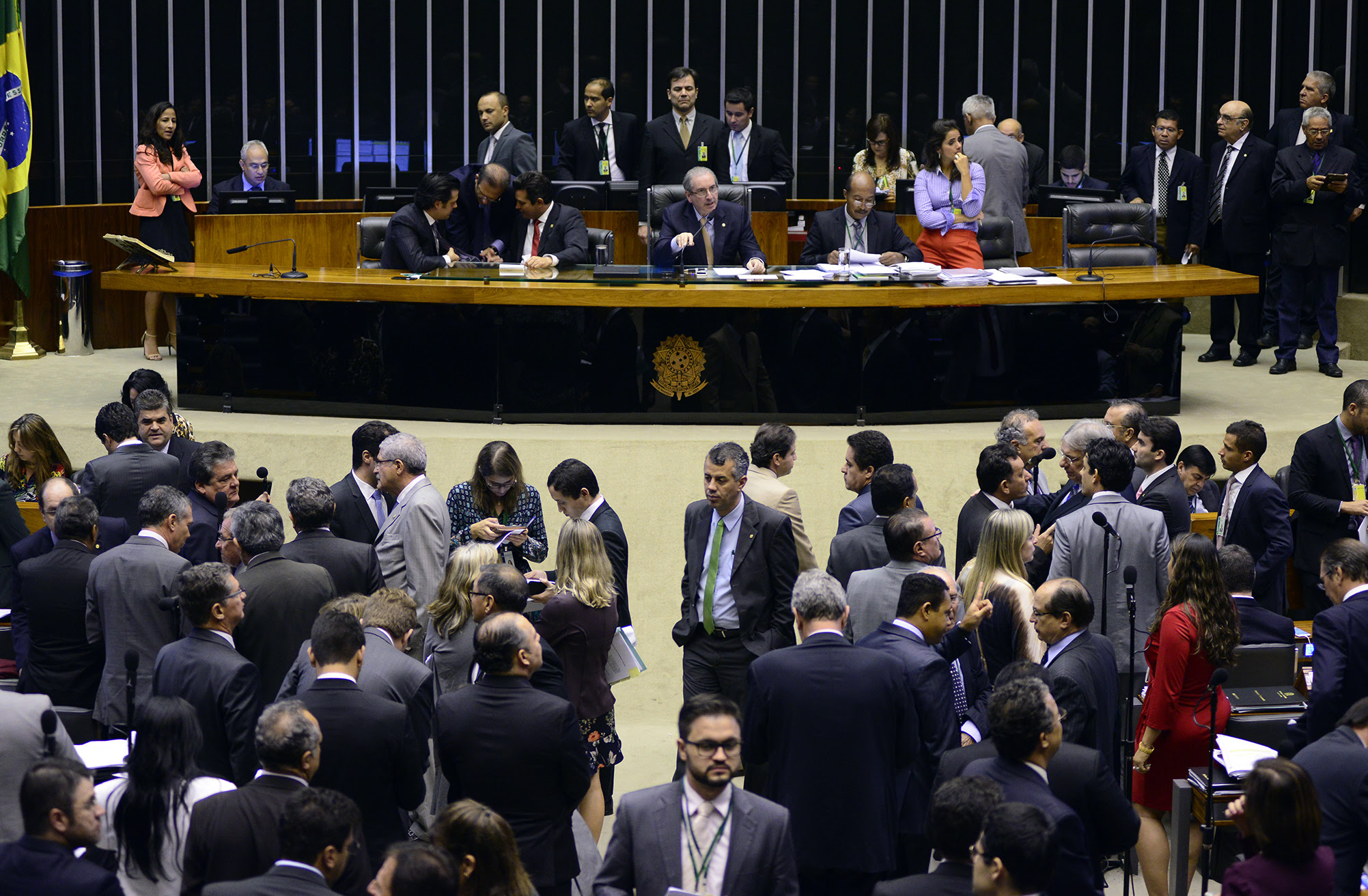Ordem do dia para análise, discussão e votação de diversos projetos