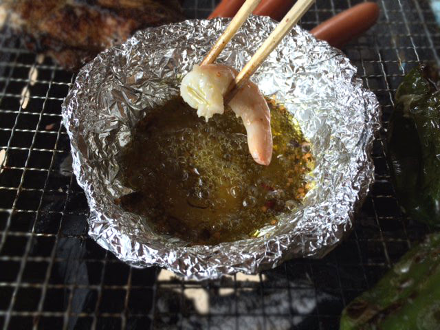 バーベキューのアヒージョは最高 アルミホイルを使った簡単な作り方