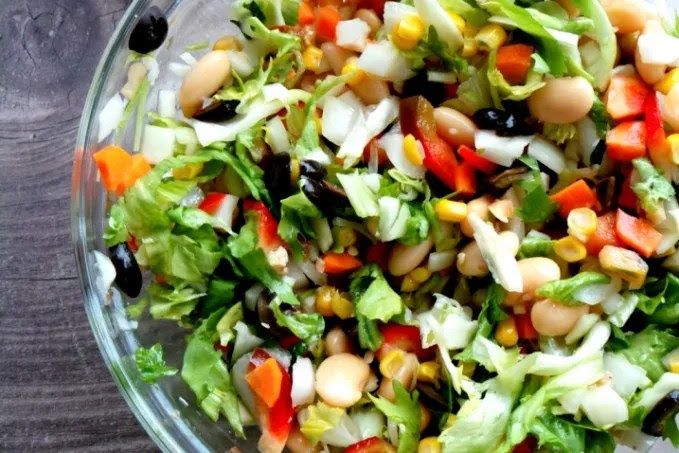 8-MINUTE HIGH-FIBER SATISFYING SALAD