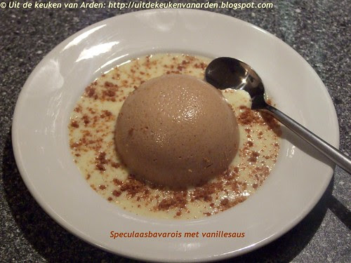 Speculaasbavarois met vanillesaus