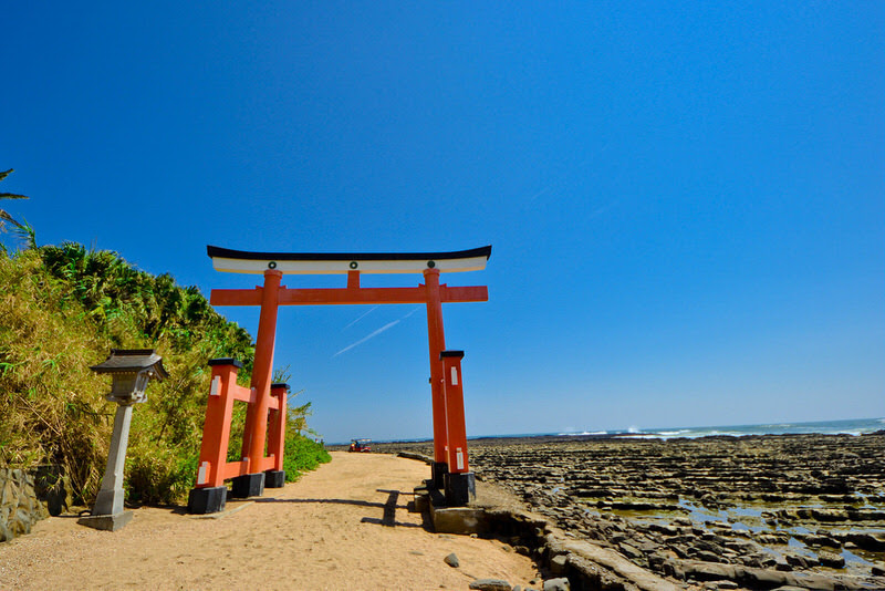 宮崎県屈指のパワースポット 外国人観光客も多く訪れる 青島神社 へ電車旅 Goin Japanesque