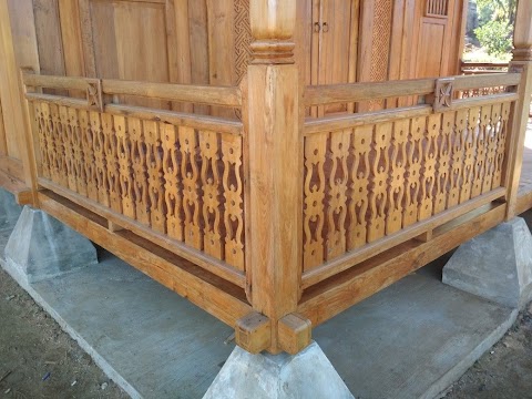 pagar kayu rumah joglo