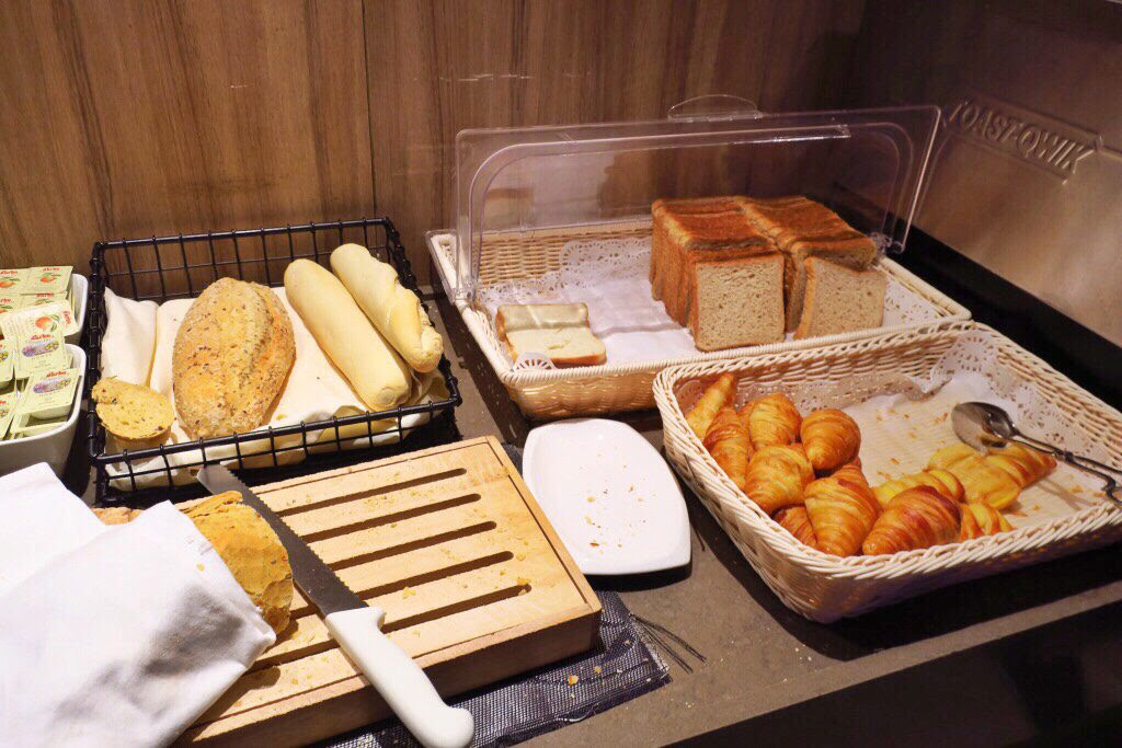 シンガポール パン パシフィック サービスアパートメント 絶景プールと朝食ブッフェに目が 穴場ホテルのご紹介 Yomoyama Me