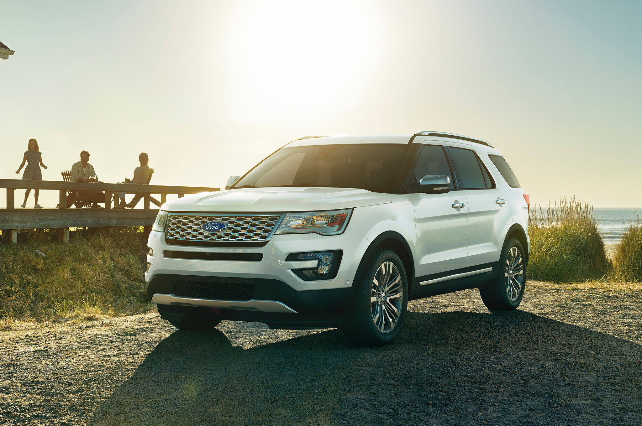 2017 Ford Explorer front three quarters