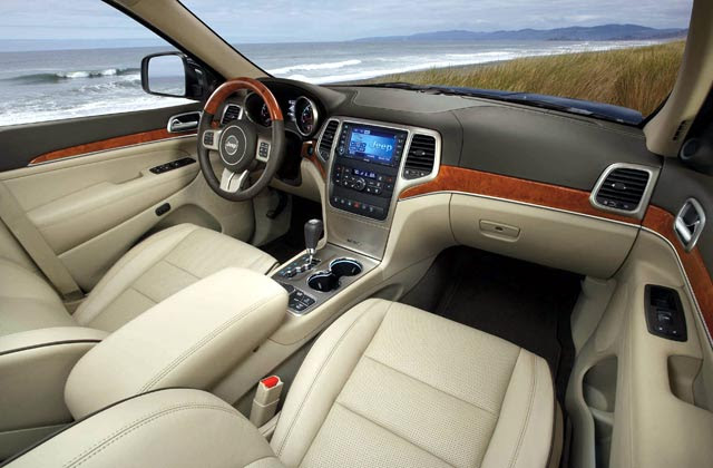 Interior Mobil Menawan
