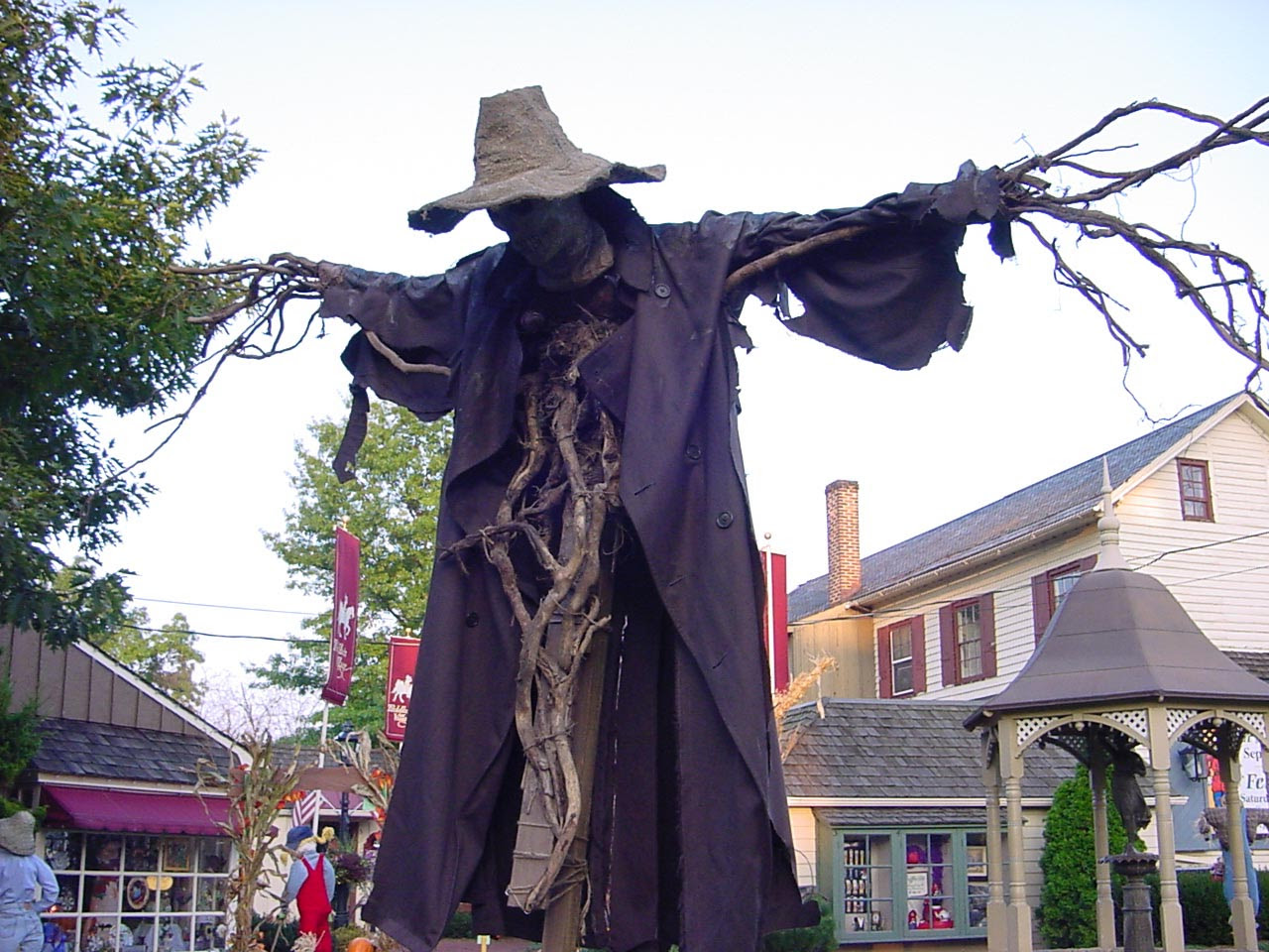 http://pumpkinrot.com/images/scarecrow_JA_5.jpg
