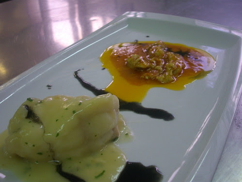Rape en salsa verde con cocochas de bacalao en pil pil de cristalinos by Proyecto de cocinero