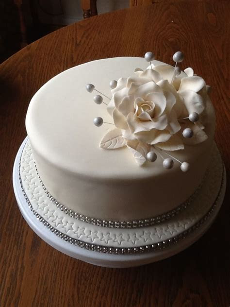 25  best ideas about 60th Anniversary Cakes on Pinterest  