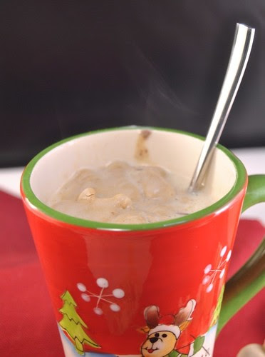 Hot white chocolate with gingerbread marshmallows