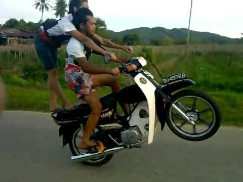 Keren Sih, Tapi Jangan Ditiru 2 Remaja Asal Malaysia Ini