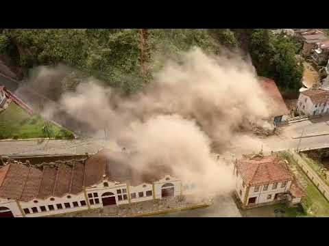 Ouro Preto - Deslizamento de terra destrói imóveis históricos