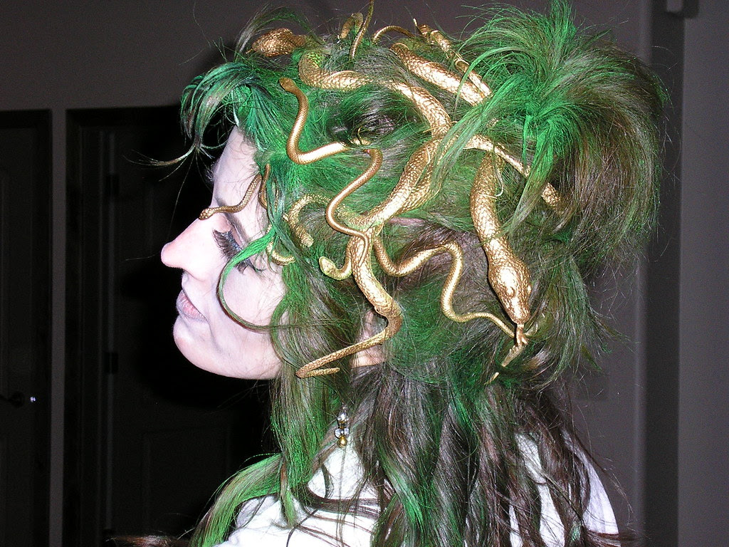 15 Easy, Creative Yet Scary Halloween Hairstyles 2012 