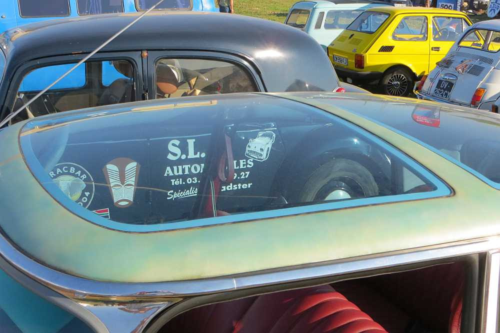 DS mit durchsichtiges Dach und GFK Karosserie