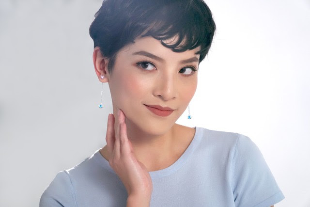 IT girl Việt “thả tim” bộ hoa tai Holiday Box thần kỳ - Ảnh 1.