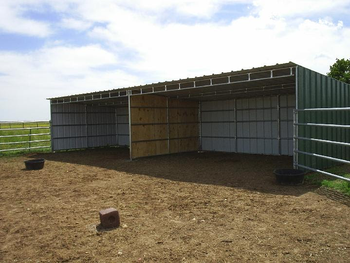 loafing shed plans cattle sheds pole barns horse run in shed plans 