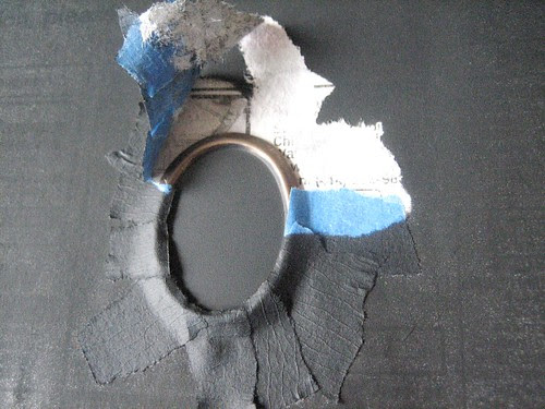 chalkboard necklace diy - removing the painters tape