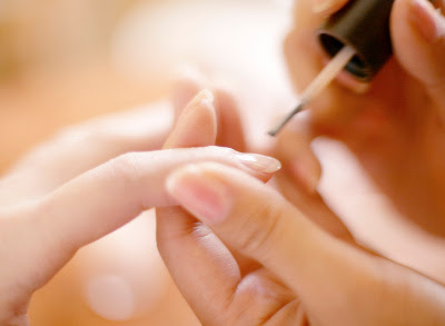 How To Apply Acrylic Nails At Home