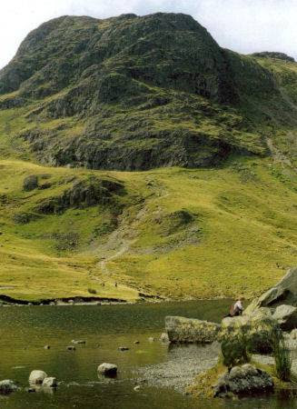 Metres To Feet. of 473 metres (1552 feet)