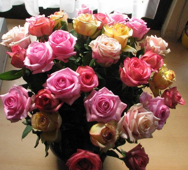 Image result for wunderschöner Rosenstrauß