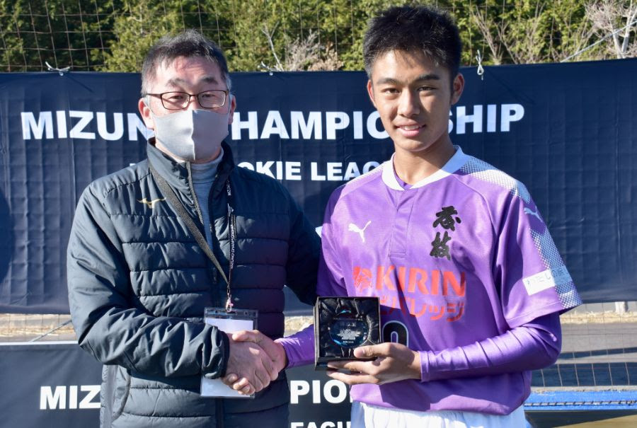 スクール アカデミーobの井藤 璃人選手 藤枝東高校 準優勝 大会得点王 シルフィードフットボールクラブ スポーツフィールド