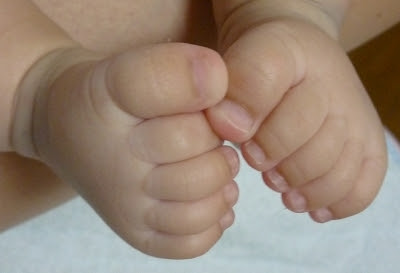 赤ちゃん 幼児の爪 ｖ字に反る 変形 欠け 剥がれ 1歳9ヶ月 ぼにょ朗育児日記