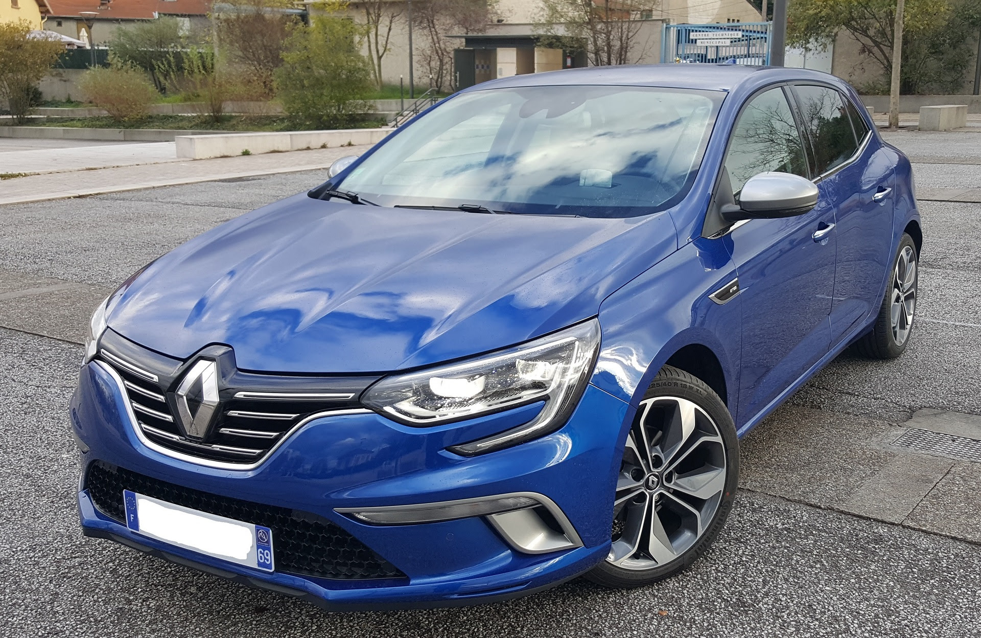 Mégane IV GT Line/cuir/antenne requin - megane3.fr