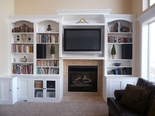 Built In Bookshelves With Tv And Fireplace