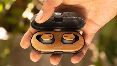 Whether in the form of a fizzy drink or flavored lozenges, cold and flu preventative supplements almost always highlight vitamin c as one of their key ingredients. AIR PODS