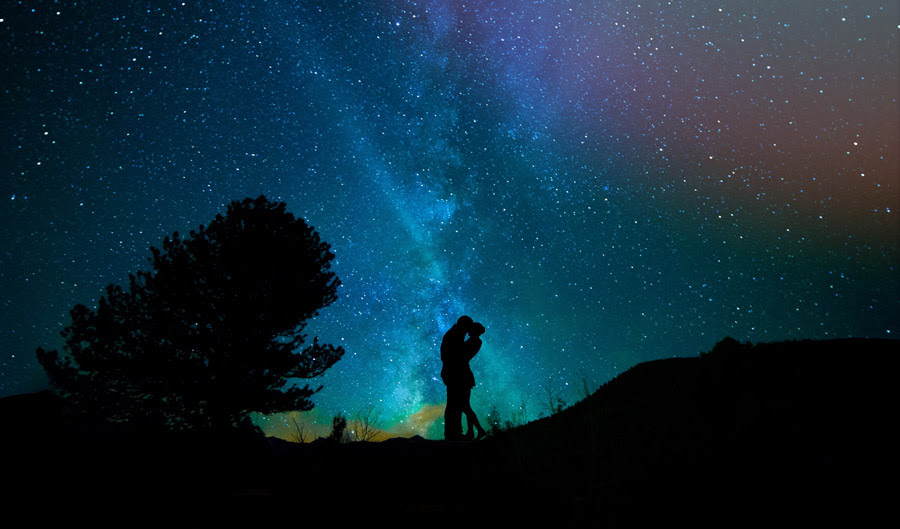 フリー写真 天の川のキスするカップルのシルエットでアハ体験 Gahag 著作権フリー写真 イラスト素材集