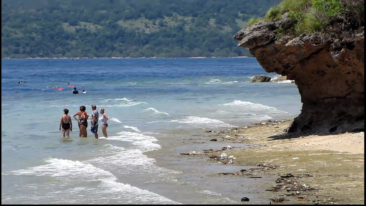 DIRTY POLLUTED Pulau Menjangan Island  Bali Barat National Park 