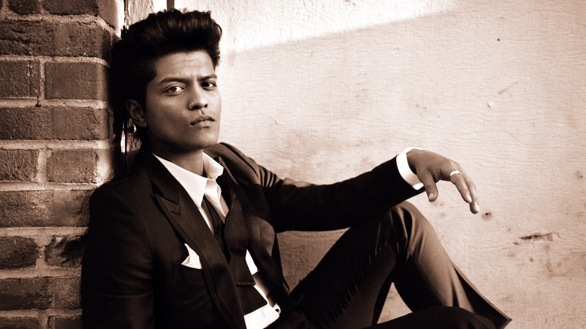 Bruno Mars Wallpapers HD Free Download Bruno Mars Wallpapers HD Free Download