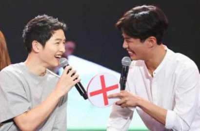 Momen saling puji antara Song Joong Ki dan Park Bo Gum http://ift.tt/20kt43r - Berita Terkini Song Joong Ki Terbaru Hari Ini -Fanmeeting bertajuk "2016 - 2017 Asian Tour" milik Park Bo Gum akhirnya diselenggarakan di Thailand. Menariknya, Song Joong Ki rupanya ikut hadir sebagai tamu spesial di acara yang dihadiri sekitar 4 ribu fans tersebut. 