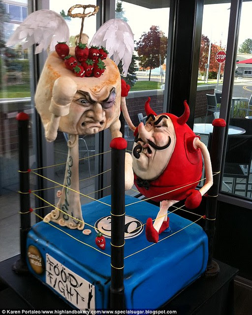 Now THAT is the icing on the cake! The stunning sponges that look too good to eat  5