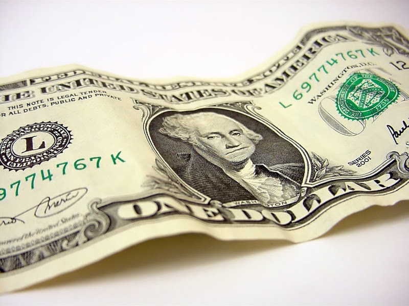 http://upload.wikimedia.org/wikipedia/commons/c/c7/Un_dollar_us.jpg