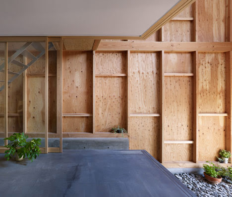 Inside Out House with Inner Garden Modern House Designs