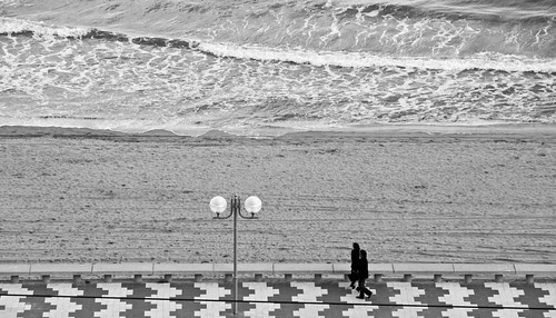PASSEJANT by dolors ayxendri