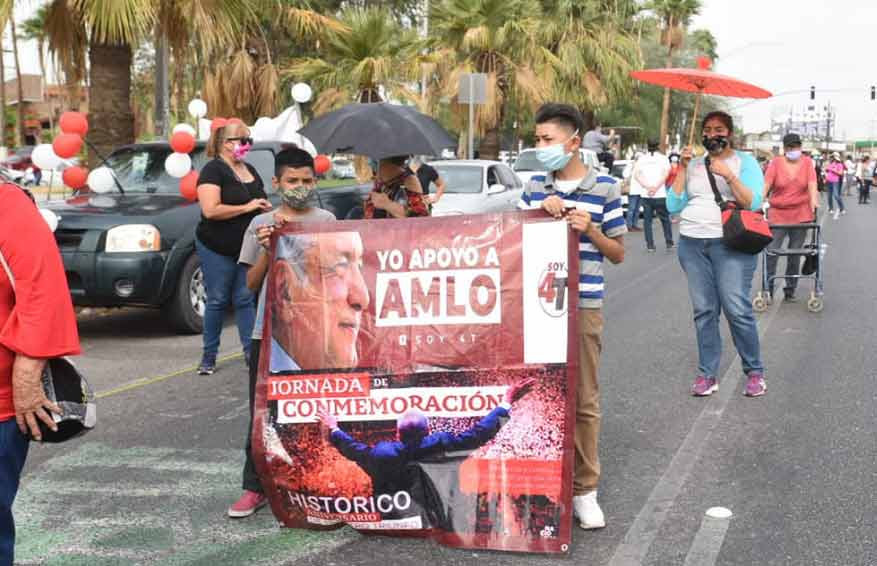 "Mega" marcha en apoyo a AMLO de 100 personas en Mexicali  El Maldad