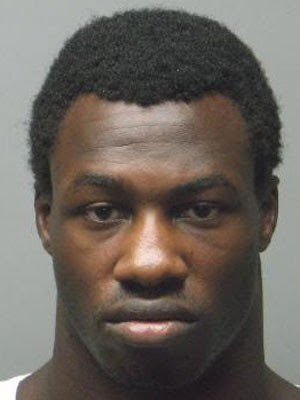 Michael “Tiger” Johnson ao ser preso nos EUA (Foto: Divulgação/St Charles Police Department)
