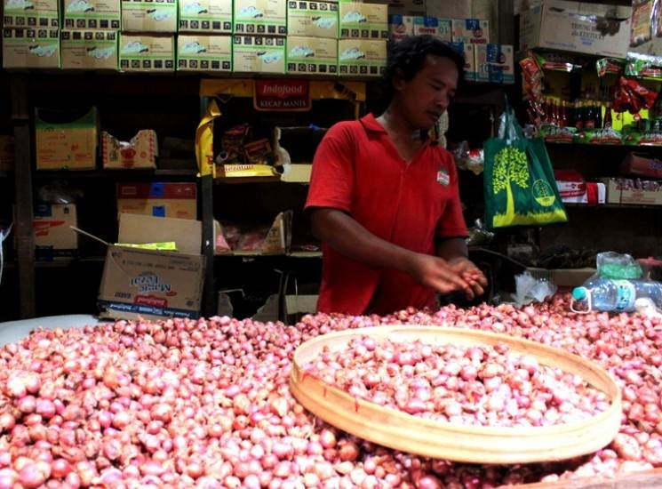 Akibat anomali cuaca, Harga bawang di Ngawi meroket hingga 47 persen