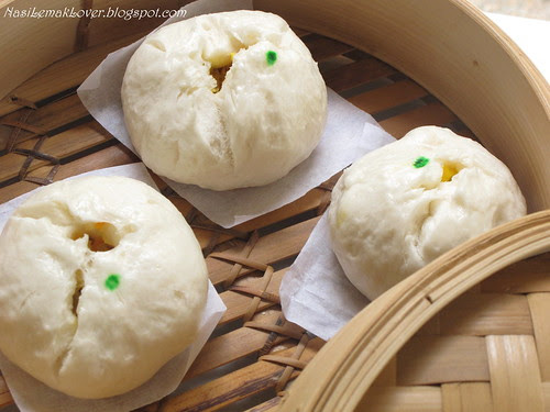 Pau (Chinese steamed buns)