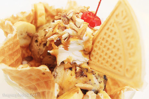 Nutty Banana Basket Sundae P265