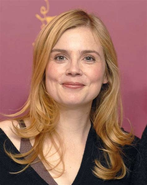 She won an international emmy award for best actress in 2007 and received a nomination . VeryLou - Fiche de Isabelle Carre