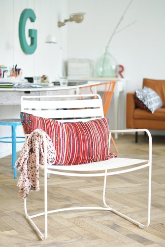 surprising by wood & wool stool