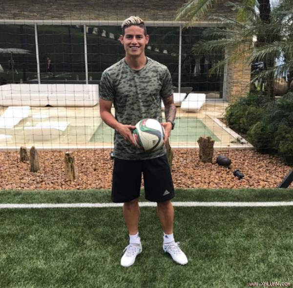 James Rodriguez khoe kiểu tóc mới trên trang cá nhân. Ảnh: TT.