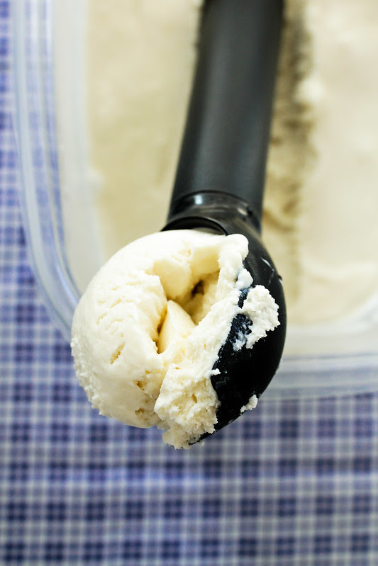 HOMEMADE VANILLA ICE CREAM