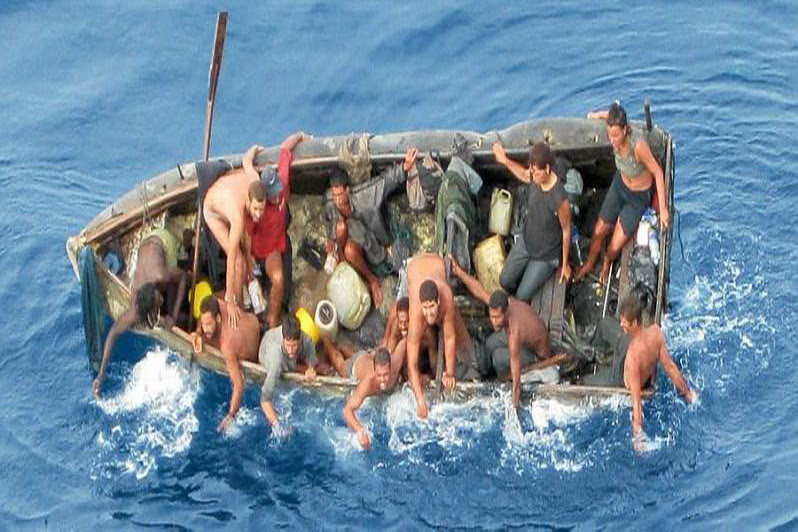 Οι λαθρομετανάστες εγκαταλείπουν την Ελλάδα λόγω... κρίσης!